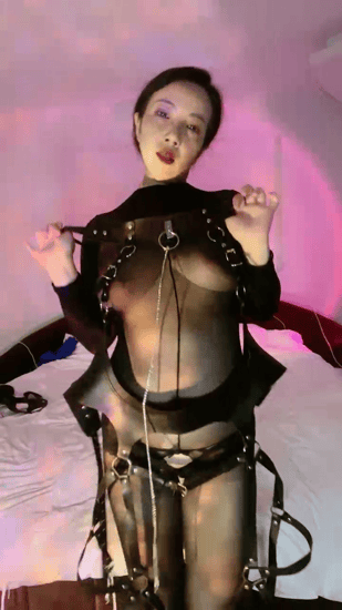 采用了极其简易的设计风格