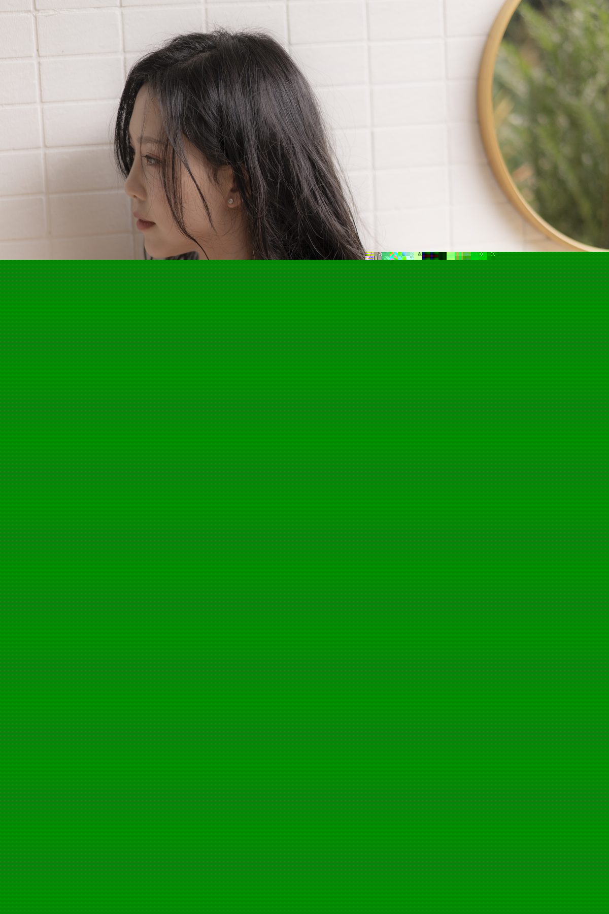 双飞校花跟她闺蜜，校花负责接吻，她闺蜜辅助口交