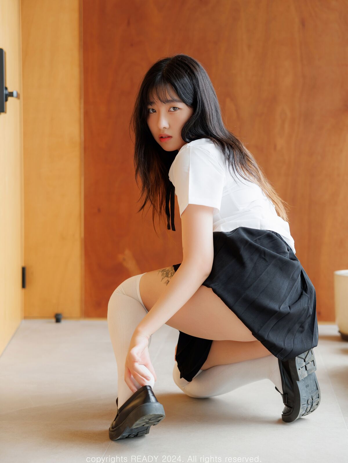 清纯新人大眼萌妹子护士制服装露脸自慰，身材一级棒小穴很紧粉嫩如初